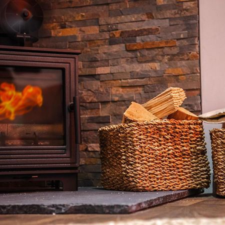 Grains Bar Hotel Олдъм Екстериор снимка