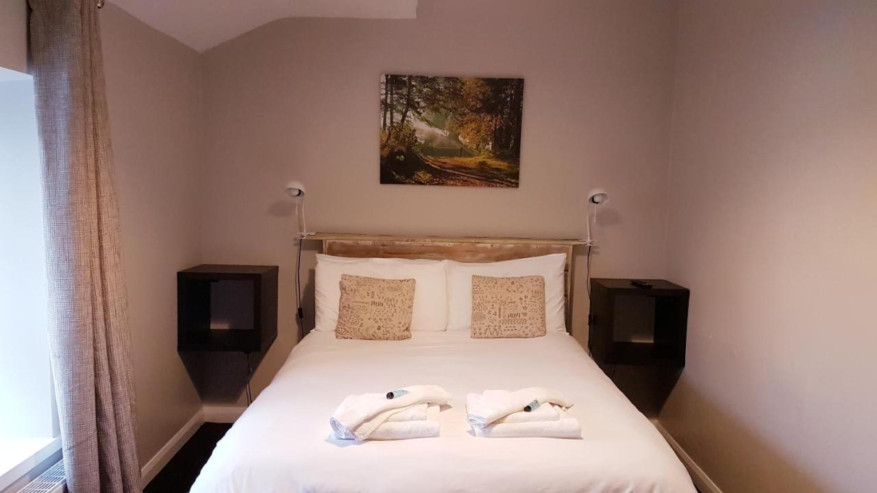 Grains Bar Hotel Олдъм Екстериор снимка