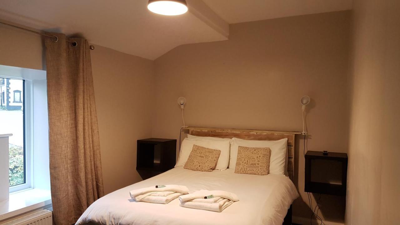 Grains Bar Hotel Олдъм Екстериор снимка