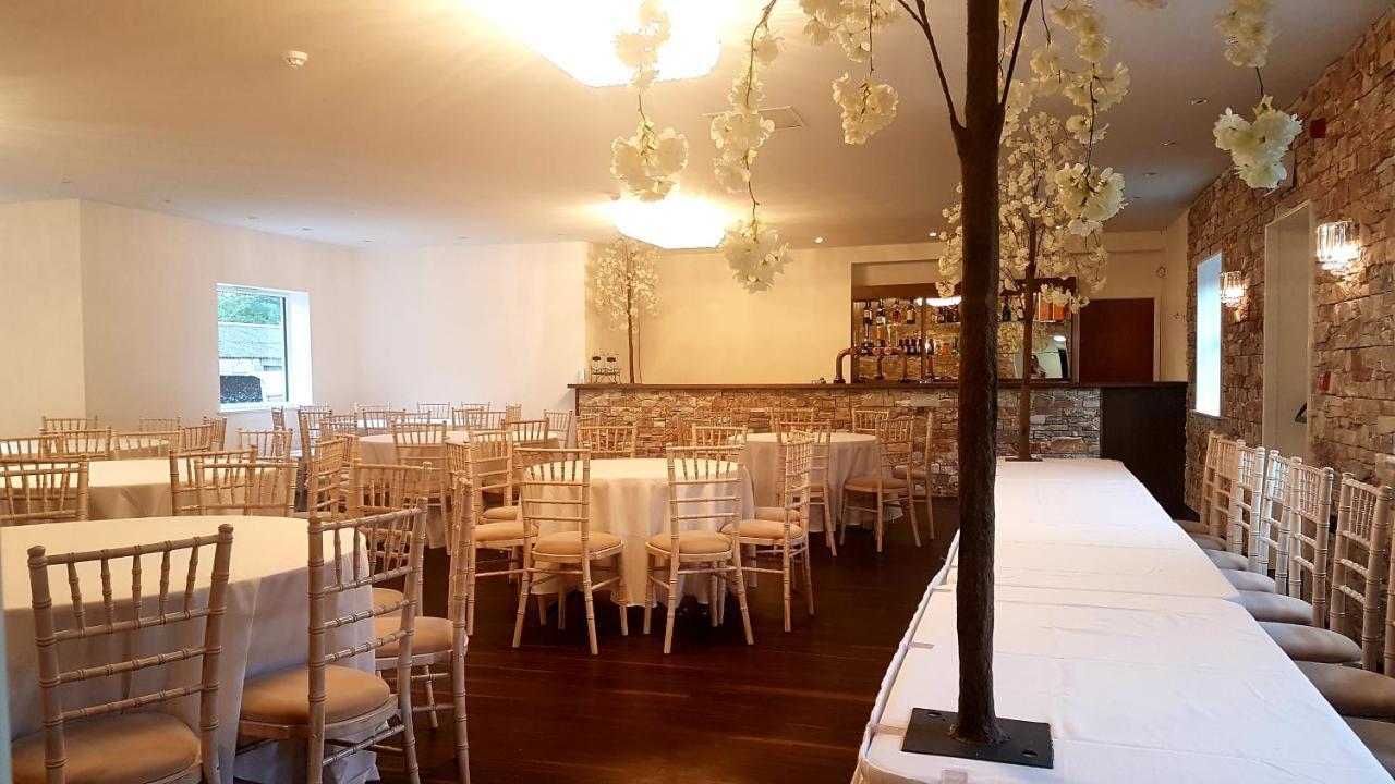 Grains Bar Hotel Олдъм Екстериор снимка
