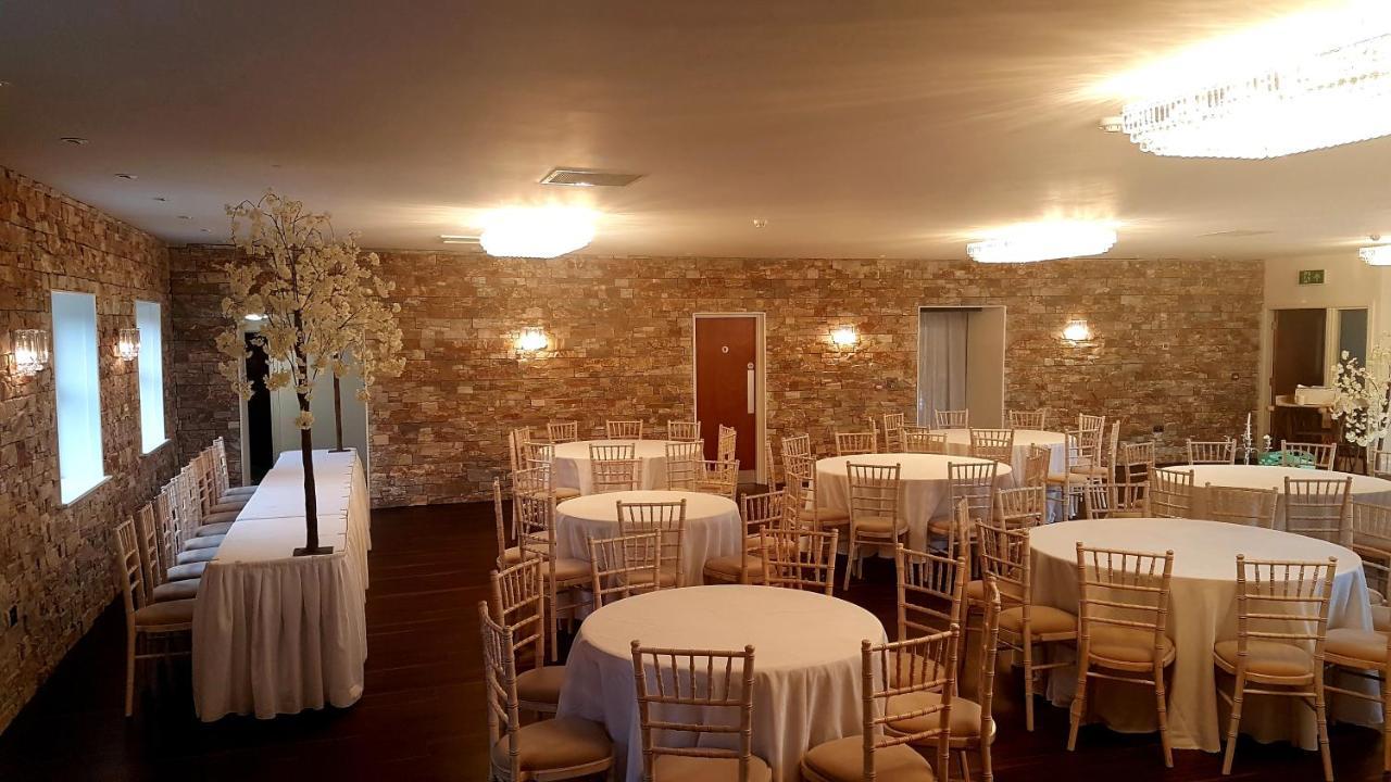 Grains Bar Hotel Олдъм Екстериор снимка