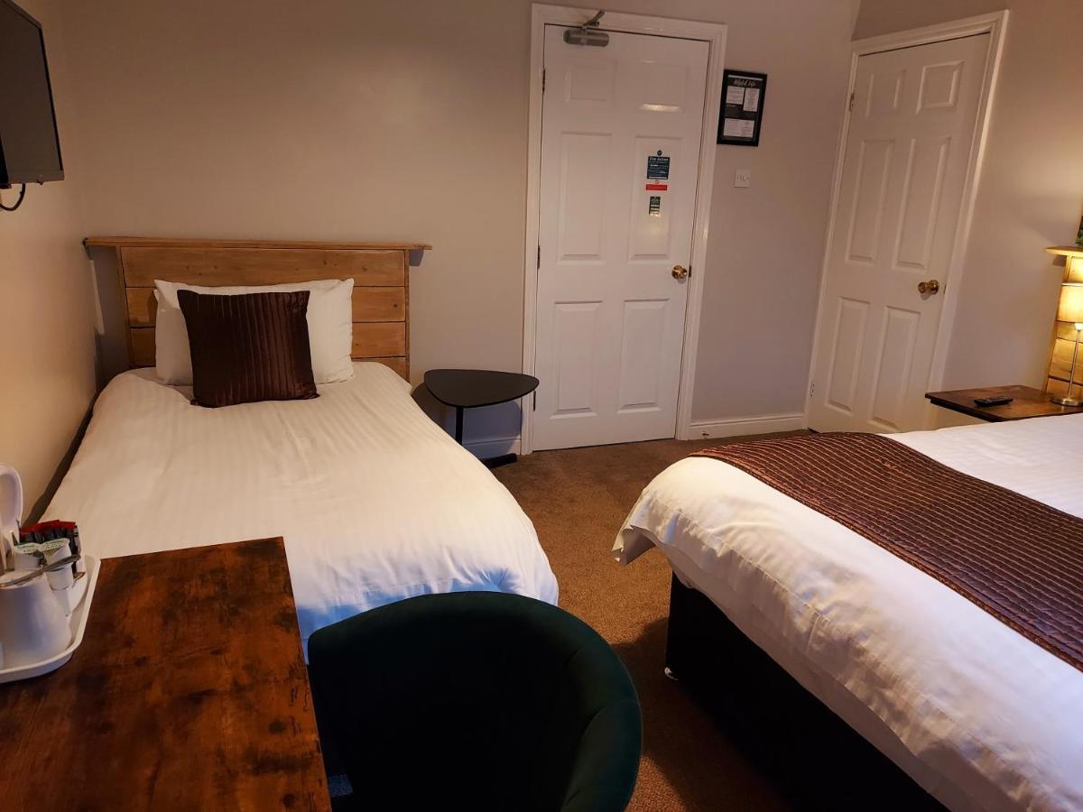 Grains Bar Hotel Олдъм Екстериор снимка