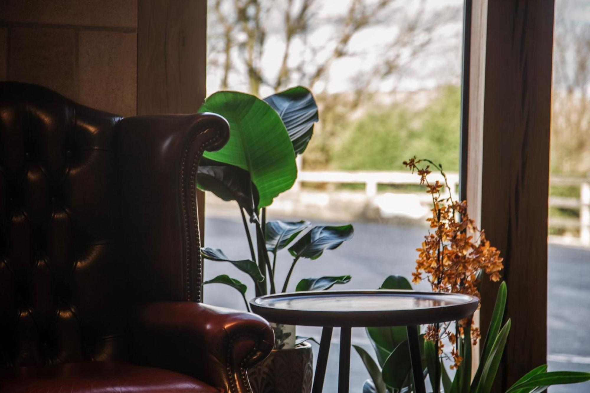 Grains Bar Hotel Олдъм Екстериор снимка