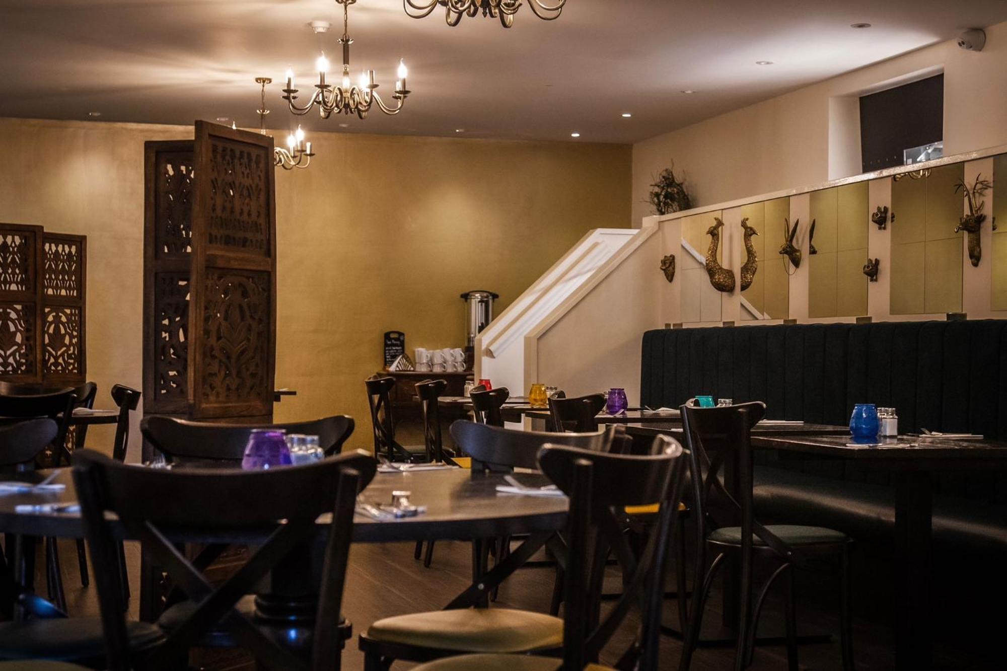 Grains Bar Hotel Олдъм Екстериор снимка